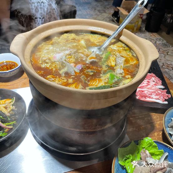 顺手牵羊木炭全羊龙虾(龙虾馆中交店)