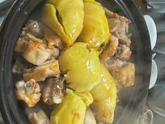 -东川炭炉鸡煲·榴莲瓦煲鸡(广州首店)