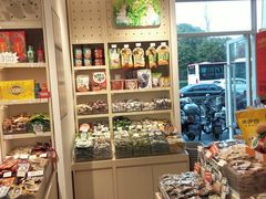 -来伊份(曹安公路三店)