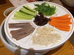 鸡丝凉米线-云海肴·汽锅鸡·云南菜(天津国金汇店)