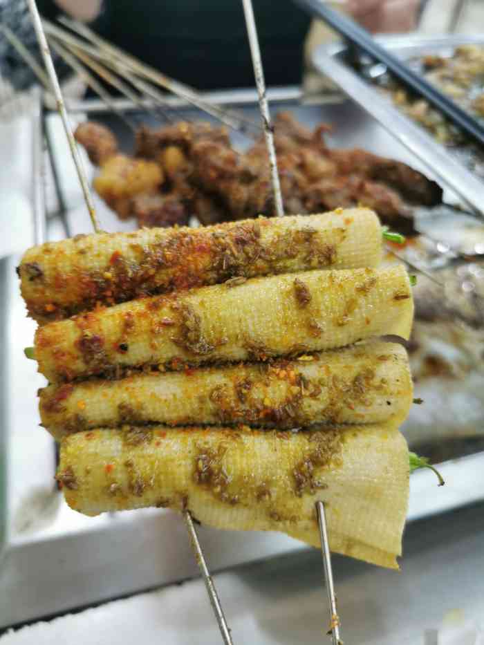 胡记烧烤(黄山新村店)-"也就一般,不如假山东面的那一家.