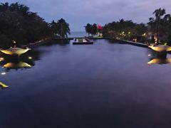-亚龙湾喜来登·美景台大堂吧