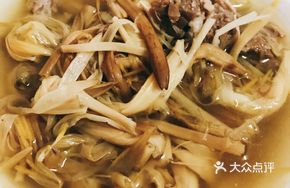 Stewed Beef with Daylily Flowers