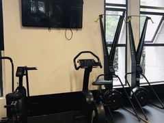 -汗水空间私教健身连锁(SM广场店)