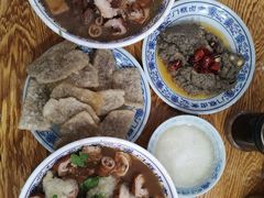 老北京炸灌肠-门框胡同百年卤煮(新街口店)