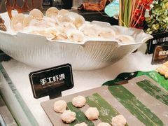 -钱小奴海鲜自助黑金店(杭州滨江龙湖店)