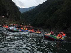 -安吉龙王山峡谷漂流