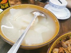 -一品红烧鸭特色川菜(三岔湖店)