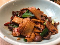 -关东小磨东北菜(上海长风大悦城店)