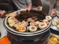 -草家酱蟹炭火烤肉店(珲春南路一店)