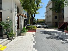 -必胜客(上海华谊新所店)