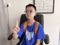 -罗伯特眼镜·蔡司官方授权(罗湖国贸店)
