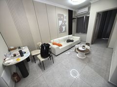-展汇城国际Apartment(福田会展中心店)