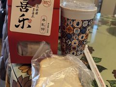 -85度C(生甜甜圈研究工坊·上海平凉店)