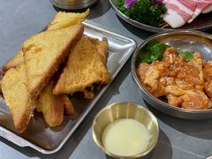 奶香吐司-围炉肉舍•炭烤活鳗•丹东海鲜烤肉(步行街店)