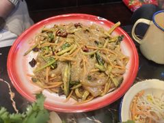东北大拉条-东北特色铁锅炖·柴火灶(富阳一店)