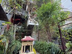 -Cuc Gach Quan Restaurant