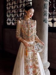 -曼青婚纱礼服馆