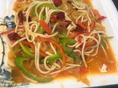 -撒拉人家.酸菜牦牛肉火锅