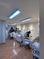 -苗坊净颜草本痘肌护肤