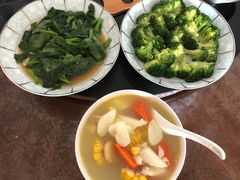 -爱的果实月嫂育婴师(世纪东方店)