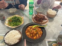 -天天向上素食餐厅(五台山店)
