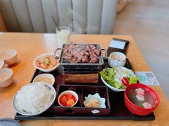 岩烧雪花牛肉定食-味太助·银饭食堂(中华城店)
