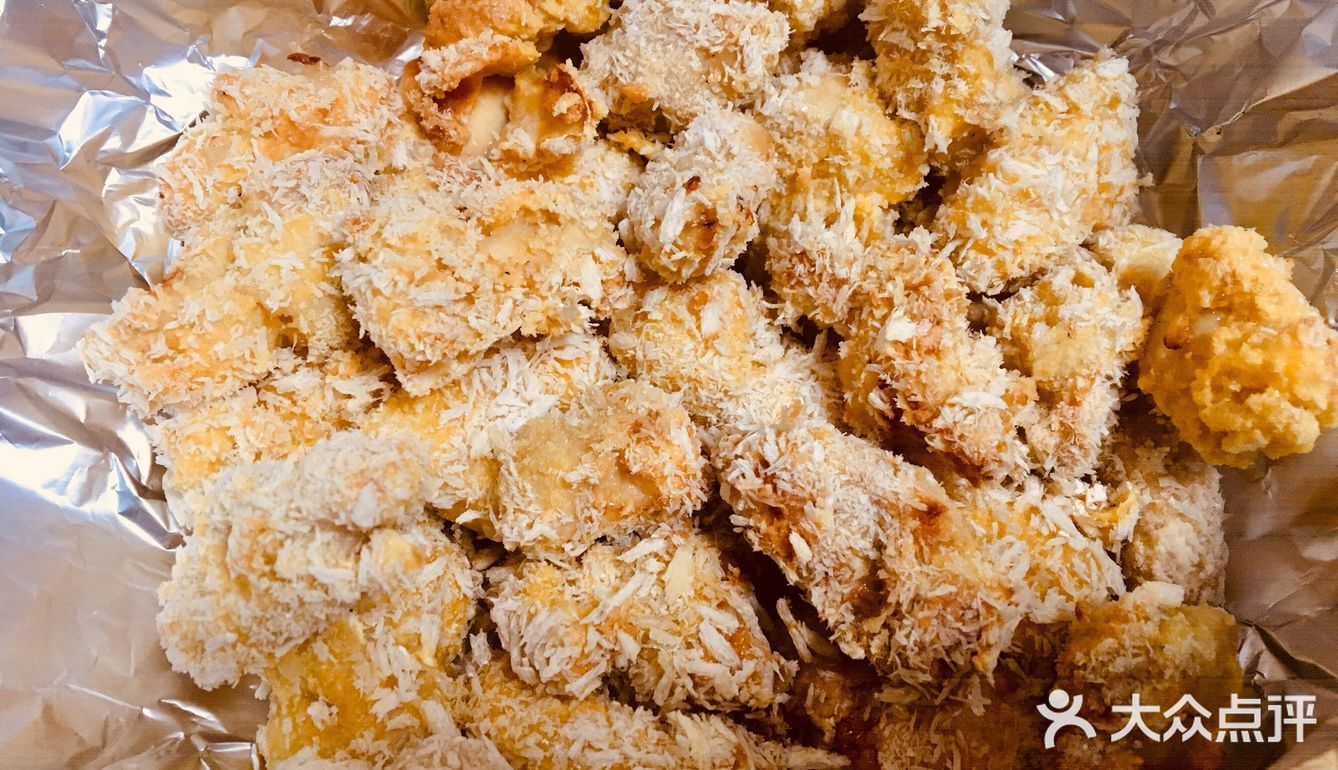 【准备材料】 鸡胸肉：一块 鸡蛋：一个 料酒：4