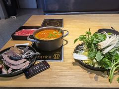 -爱伲PLUS·牛肉海鲜自助火锅(融创店)