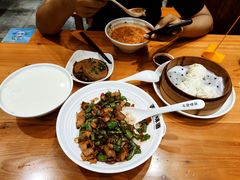 -弄堂咪道-饭香·面香·馄饨香(兴梅店)