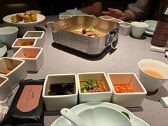 -左庭右院鲜牛肉火锅黑金店(陆家嘴中心店)
