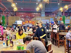 -三亚火车头万人海鲜广场