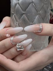 -一奈日式美甲美睫专门店