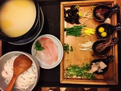 -云海肴·汽锅鸡·云南代表菜(天山百盛优客店)
