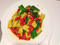 老醋花生米拍黄瓜-汤城小厨•粤菜•靓汤(金宝街店)