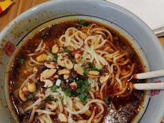 -呼啦面馆·头牌豌杂面(珠江国际B区店)