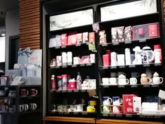 零售区-星巴克(上海虹桥新天地二店)