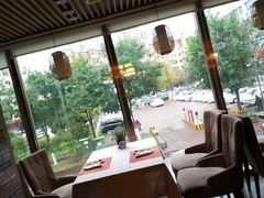 靠窗位-怪兽炸鸡.轻沙拉(锦州店)