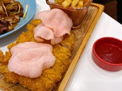 吉利猪扒配薯条-龙记香港茶餐厅(久光百货店)