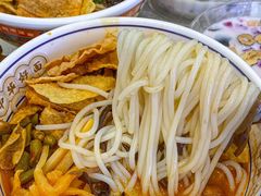 -弘束束柳州深巷螺蛳粉(珠江路店)