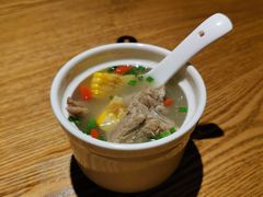 排骨玉米汤-确喜美味小厨(西单商场兰州店)