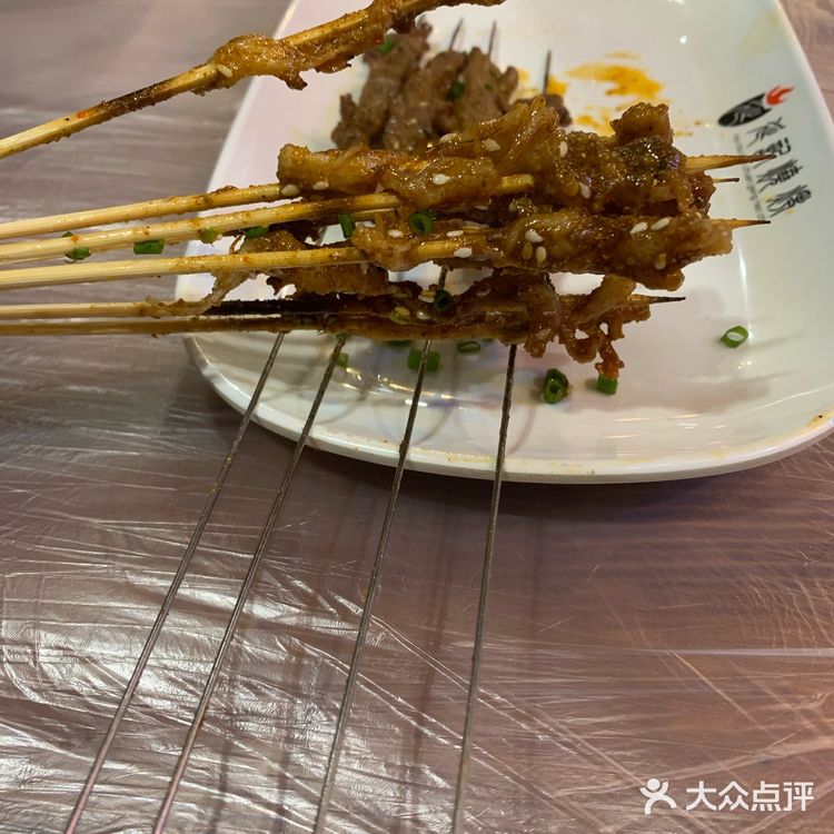 烤牛肉，高压锅生蚝，藕片和土豆都不错
