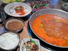 -野山舂·贵州现舂酸汤火锅(鸿通城店)