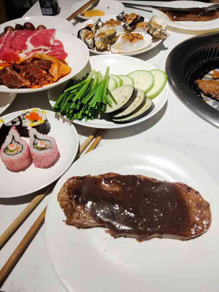 焱夫子烤肉海鲜牛排自助(银泰城店)-"[薄荷]环境:在银泰城五楼电梯