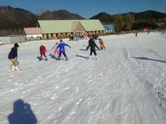 -十三陵雪世界滑雪场