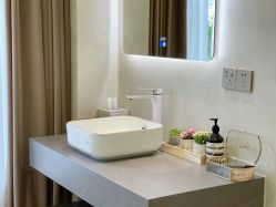 -新蝶变皮肤管理中心