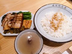 经典五花肉拼研究版猪手饭-狮头牌卤味研究所·卤味饭(花城汇南区店)