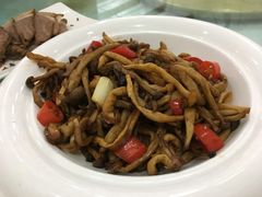 -红栌温泉山庄生态美食餐厅