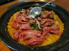 正宗广东腊肉煲仔饭-馬蘭花開(车站大道店)
