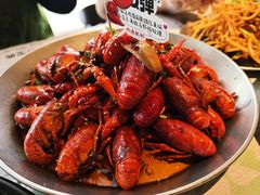 -巴厘龙虾·榜首油焖大虾(音乐学院·沿江酒馆店)